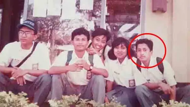 Potret jadul Irfan Hakim bersama geng semasa SMA (Sumber: Instagram/@irfanhakim75)