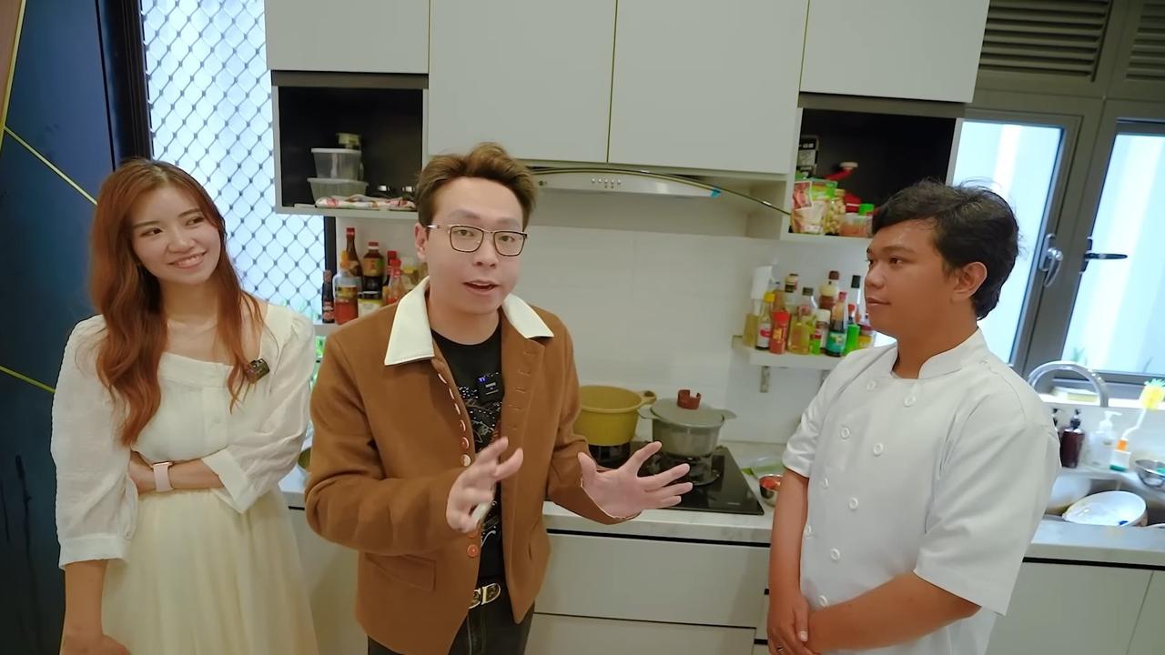 5 Potret Dapur Super Mewah Rumah Dokter Richard Lee, Serba Emas & Ada Kulkas Canggih Termahal di Indonesia