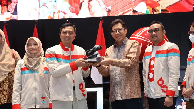 Pencatatan saham PT Platinum Wahab Nusantara Tbk, pemilik minuman Teguk di Bursa Efek Indonesia (BEI), Senin (10/7/2023). (Foto: BEI)