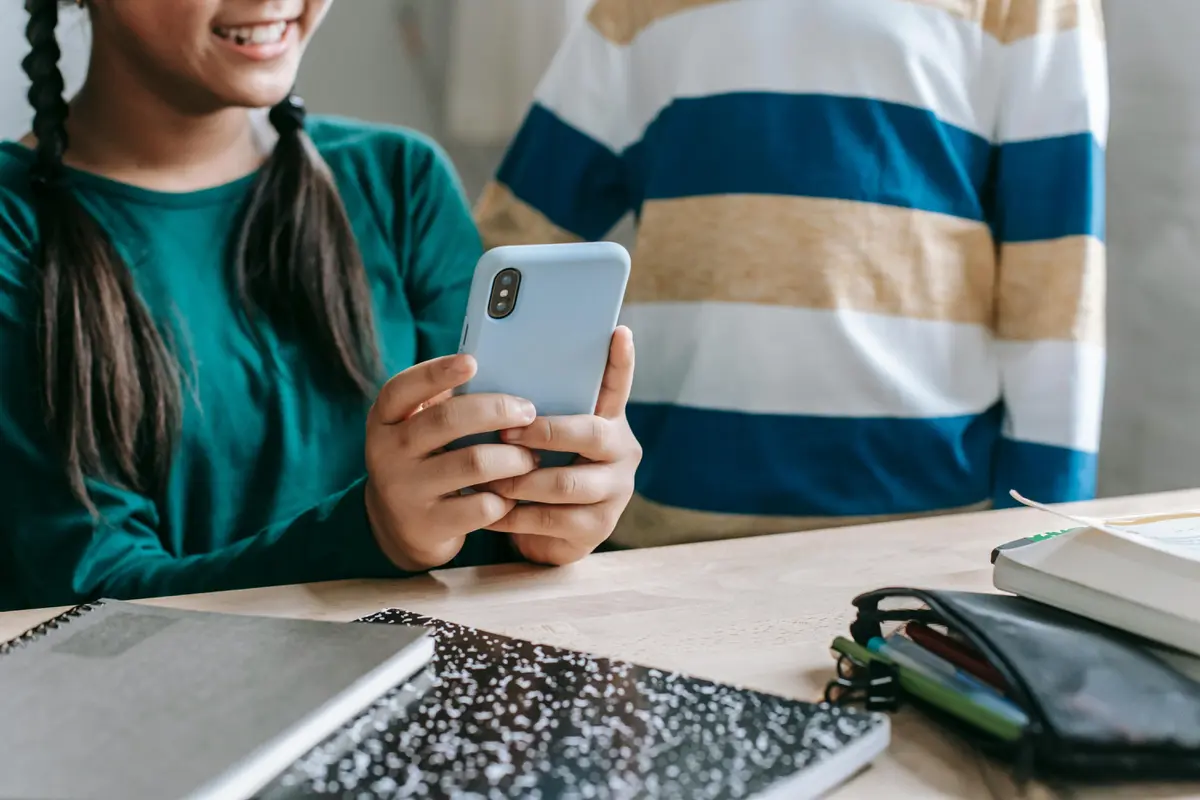 Batasan Mengunggah Konten Anak di Media Sosial (photo by pexels.com)