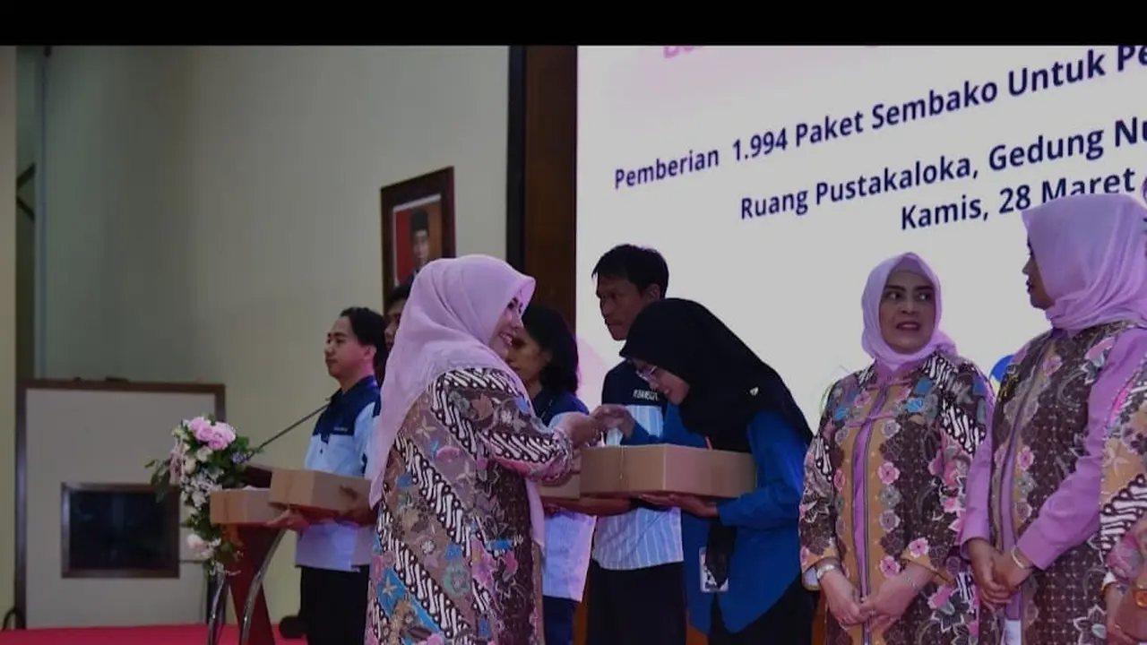Pemberian paket sembako yang dilakukan PIA DPR RI sebagai bentuk komitmen untuk selalu berbagi berkah di bulan suci Ramadan, pada hari ini, Kamis (28/3/2024).
