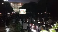 Kala Pedagang, Sopir Bus, dan Aparat Nonbar Final Piala Presiden