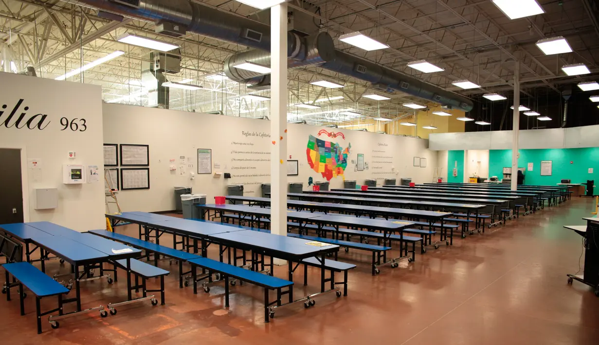 Foto tanpa tanggal menunjukkan bagian dari tempat penampungan anak-anak imigran gelap dipisahkan dari orang tuanya di bawah kebijakan “tanpa toleransi” Presiden Donald Trump di Tornillo, Texas. (HHS' Administration for Children and Families via AP)