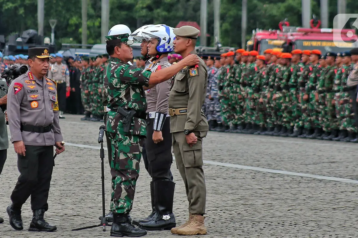 Panglima TNI dan Kapolri Pimpin Apel Operasi Lilin 2022 di Monas
