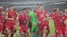 Pesepak bola Timnas Indonesia merayakan keberhasilan menjuarai FIFA ASEAN Cup 2026 setelah mengalahkan Thailand melalui adu penalti pada laga final di Stadion Utama Gelora Bung Karno (SUGBK), Jakarta, Senin (5/10/2026). Indonesia menang 4-2 dalam adu penalti setelah bermain imbang 2-2 hingga babak tambahan waktu.(KLY/Budy Santoso)