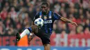 Samuel Eto'o berkostum Inter selama dua musim (2009-2011). Di tangan Jose Mourinho, Eto'o berhasil mempersembahkan treble winners musim 2009-2010. (AFP/Christof Stache)