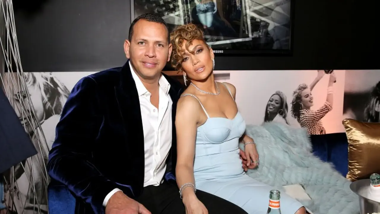 [Bintang] Jennifer Lopez - Alex Rodriguez
