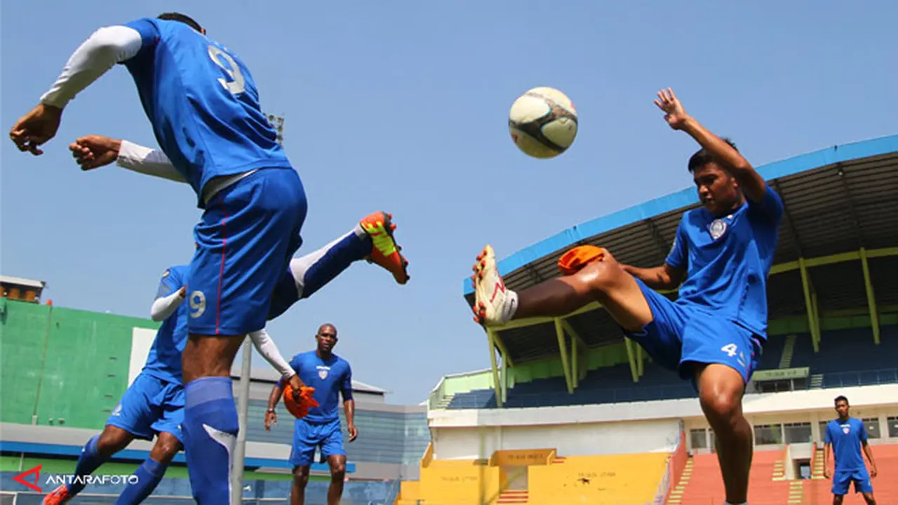 arema-indonesia-130404c.jpg