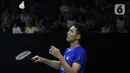 Pebulutangkis Indonesia, Jonatan Christie saat melawan Wang Tzu Wei (China Taipei) pada babak kedua tunggal putra Indonesia Masters 2020 di Istora GBK, Jakarta, Kamis (16/1/2020). Jonatan unggul 21-15 21-15 dan melangkah ke babak perempat final. (Liputan6.com/Helmi Fithriansyah)