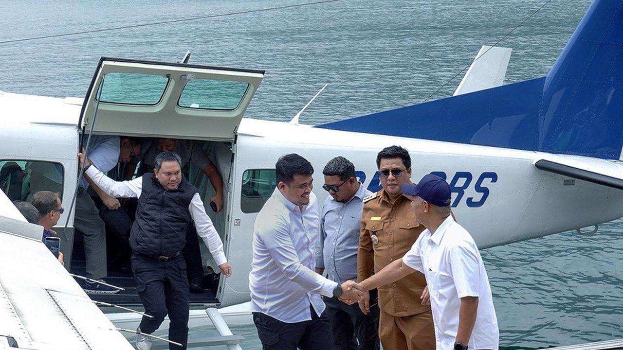 Transportasi Baru di Danau Toba, Bobby Nasution Jajal Pesawat Amfibi