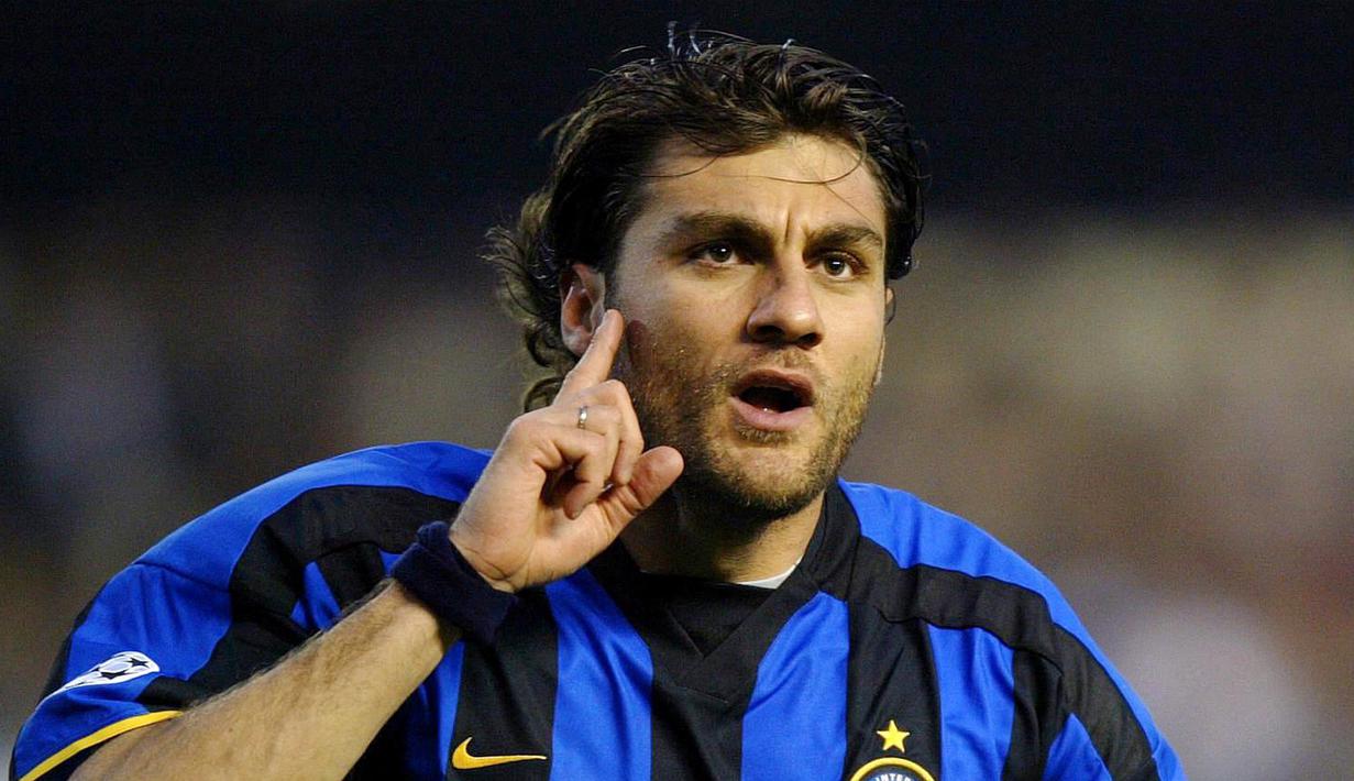 2. Christian Vieri - Salah satu striker terbaik asal Italia ini juga kerap berpindah-pindah klub. Tercatat ada sekitar 13 klub yang pernah diperkuat Christian Vieri sepanjang kariernya. (AFP/Pierre-Philippe Marcou)