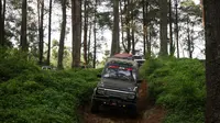 Jalur offroad menantang sekaligus panorama menakjubkan Baturraden menjanjikan sensasi berbeda. (Foto: Liputan6.com/Nugroho Pandu untuk Muhamad Ridlo).