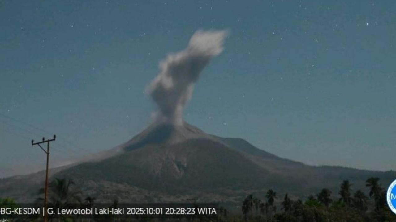 Tahukah Anda? Gunung Lewotobi Laki-laki Lontarkan Abu Setinggi 1.500 Meter, Warga Diminta Waspada!