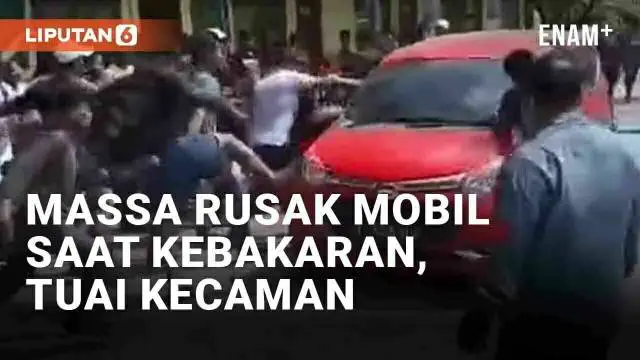 Insiden kebakaran gudang limbah plastik di Medan Satria, Kota Bekasi berujung kericuhan. Sebuah mobil merah menjadi korban amuk massa lantaran menghambat akses mobil pemadam kebakaran. Menurut Kapolsek Medan Satria, Kompol Nur Aqsha, mobil gagal meny...