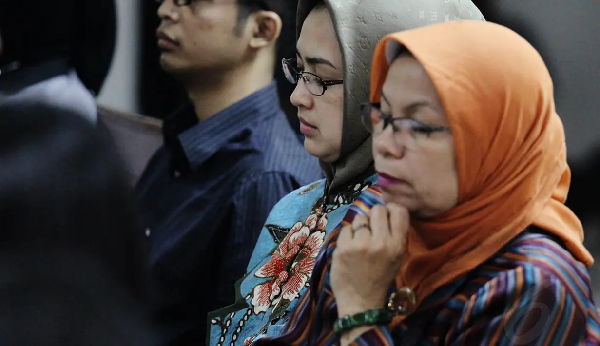 Dalam persidangan, Airin tampak hadir menemani sang suami di ruang Pengadilan, Tipikor Jakarta, Senin, (26/5/14) (Liputan6.com/Fiazal Fanani)