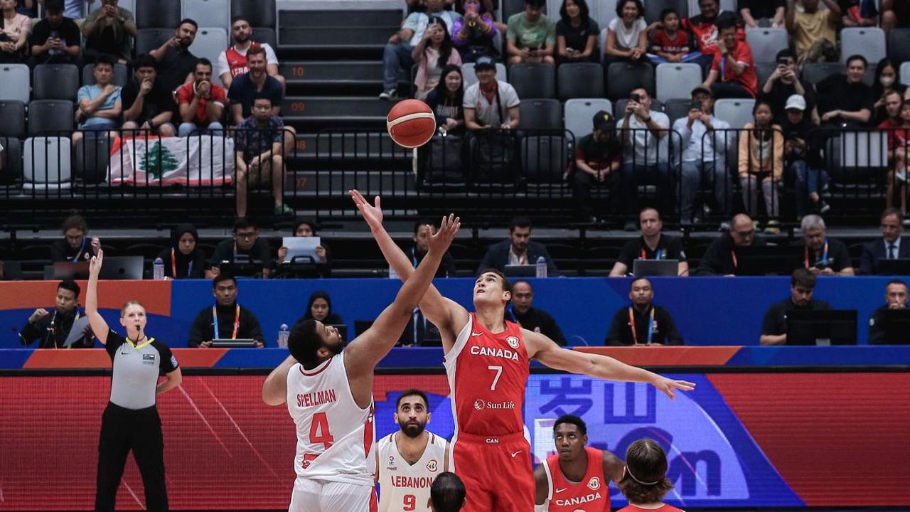 Timnas Basket Kanada yang diperkuat 7 pemain yang berlaga di kompetisi bola basket NBA berhasil meraih kemenangan keduanya di Grup H pada laga kedua Piala Dunia FIBA 2023 di Indonesia Arena, Senayan, Jakarta, Minggu (27/8/2023).