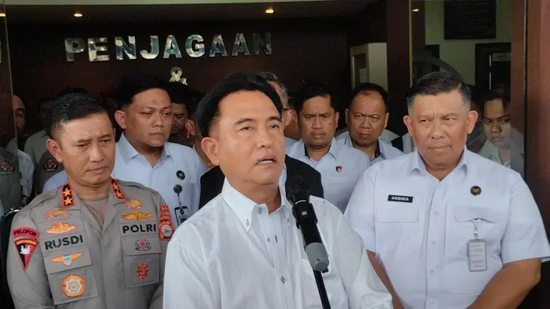 Menteri Koordinator Bidang Hukum, Hak Asasi Manusia, Imigrasi dan Pemasyarakatan, Yusril Ihza Mahendra