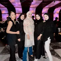 Lihat di sini penampilan selebriti yang hadir di pesta ulang tahun Citra Kirana ke-30. [@citraciki/@anissaaziza@natasharizkynew]