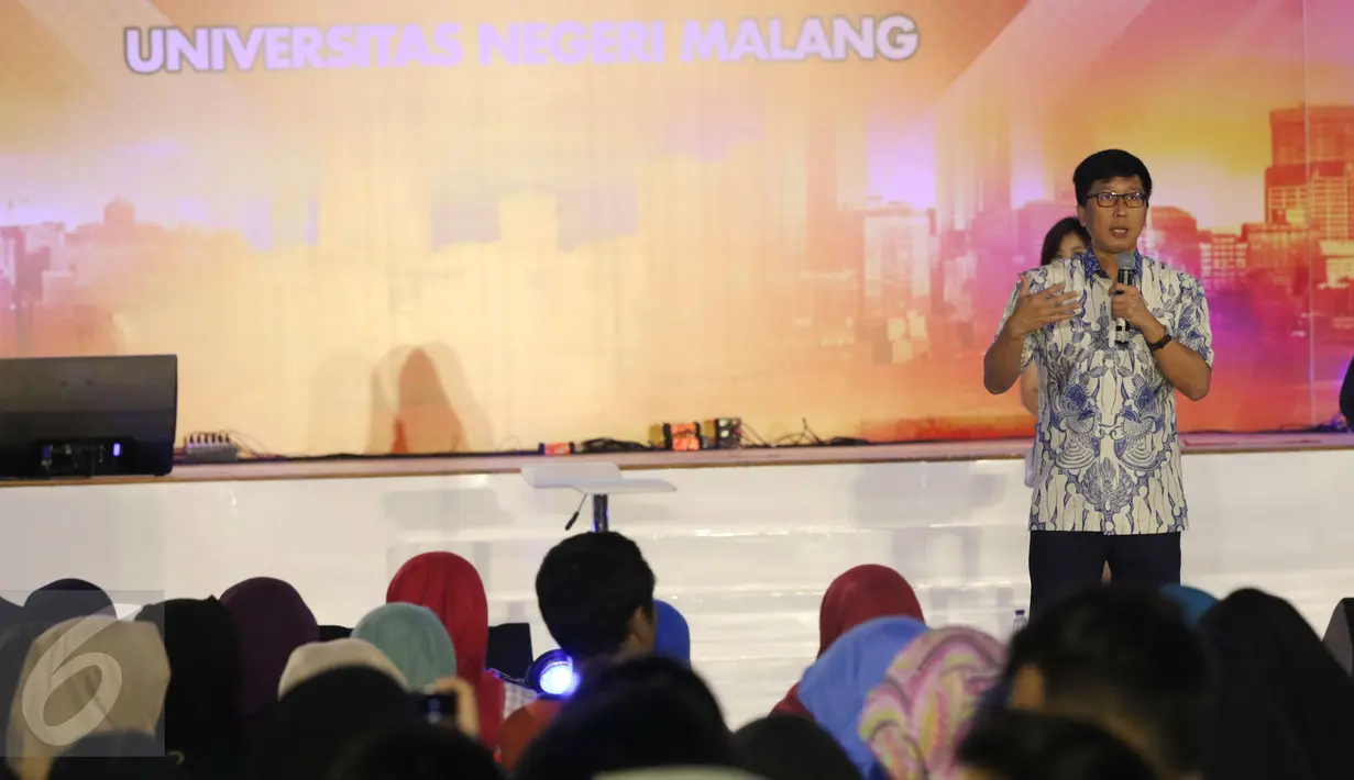Wakil Direktur Utama Emtek, Sutanto Hartono,berbagi pengalaman kepada peserta Emtek Goes to Campus (EGTC) 2017 di Malang, Jawa Timur, Rabu (3/5). (Liputan6.com/Helmi Afandi)