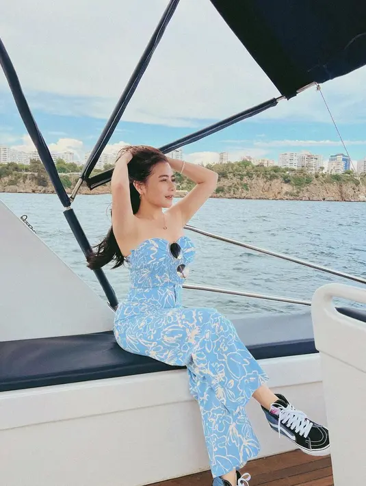 Prilly Latuconsina (Instagram/prillylatuconsina96)