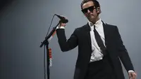 Matty Healy The 1975 Resmi Menikahi Model Gabbriette Bechtel