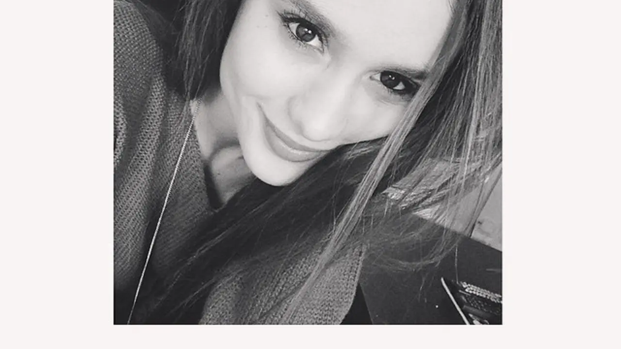 Cinta Laura