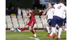 Gerard Deulofeu mencetak gol melalui skill individu memikat saat latihan bersama timnas Spayol U-21 jelang melawan Kroasia pada akhir pekan ini.