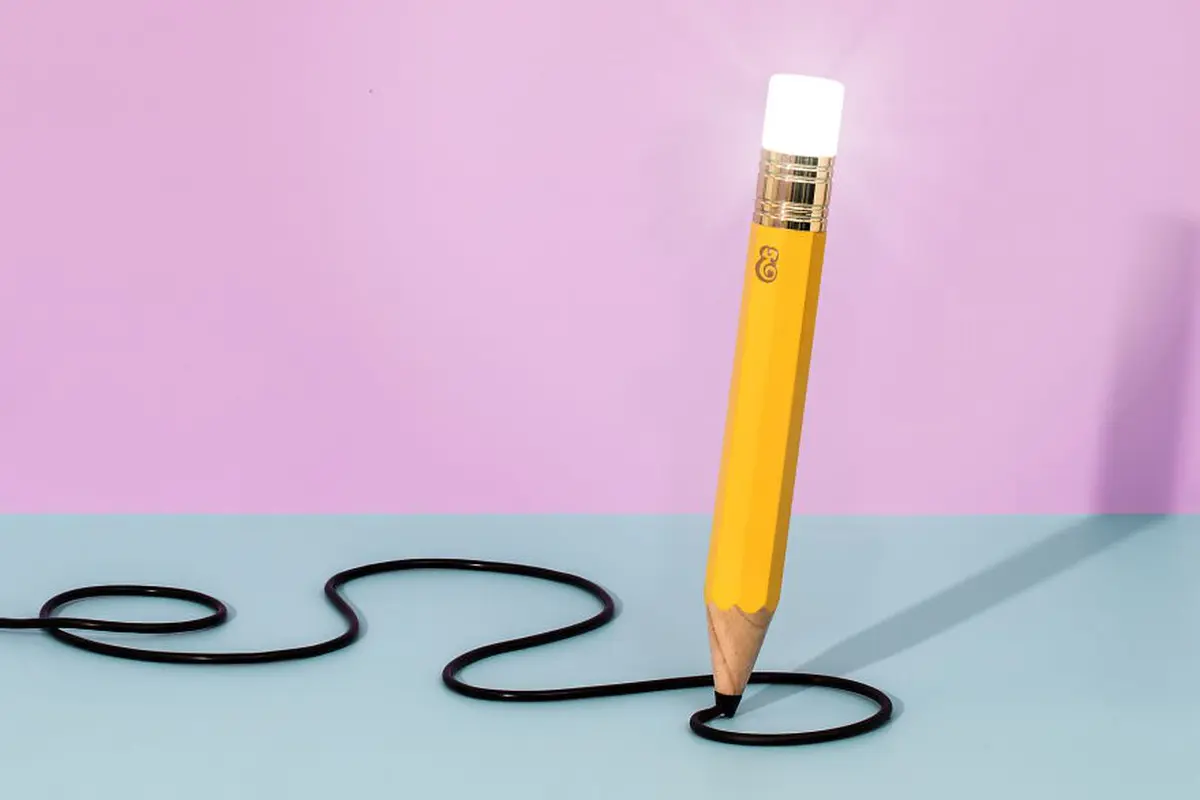 [Bintang] Bukan Alat Tulis, Pensil Ini Adalah Lampu Rumahmu!