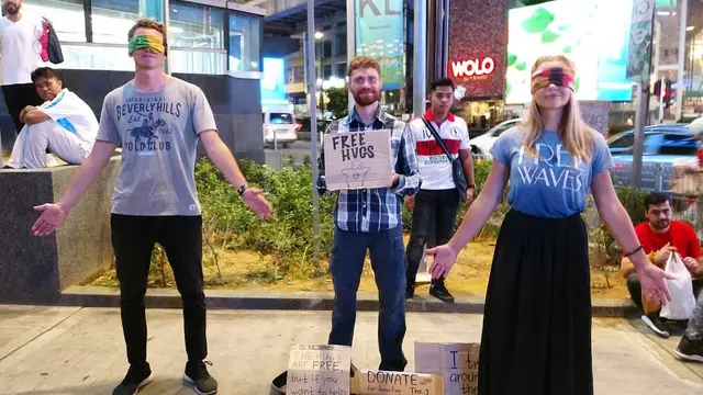 Turis mengemis di Malaysia