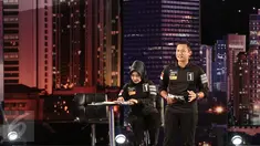 Cagub nomor 1, Agus Harimurti Yudhoyono memaparkan visi misi pada debat perdana Cagub DKI Jakarta di Bidakara, Jakarta, Jumat (13/1). Agus memperlihatkan kepercayaan dirinya menjawab dengan tegas. (Liputan6.com/Faizal Fanani)