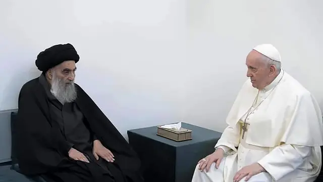 Momen Pertemuan Bersejarah Paus Fransiskus dan Ayatollah Ali al-Sistani