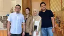 Banyaknya cinta dan sayang dari keluarga dan teman-teman membuat Chacha mensyukuri nikmat yang telah diberikan hingga usia 33 tahun ini. Lawan main Marshanda di sinetron 'Kisah Sedih di Hari Minggu' itu berterima kasih atas semua waktu, perhatian dan doa yang diberikan untuknya. (Liputan6.com/IG/@abrahamsrijaya)