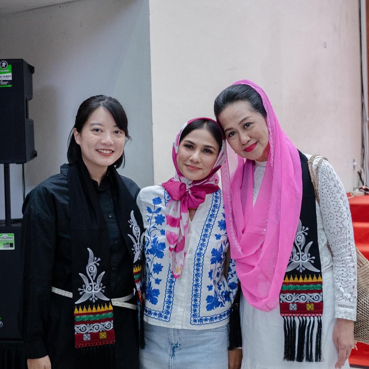 10 Potret Leony Berkunjung ke Aceh, Cantik Pakai Kerudung - Lantang Suarakan Anti Kekerasan Seksual pada Perempuan