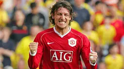 Gabriel Heinze. Bek tengah Argentina yang kini berusia 44 tahun dan telah pensiun ada Juli 2014 bersama Newell's Old Boys ini tercatat pernah bermain di Liga Inggris bersama Manchester United selama 3 musim mulai 2004/2005 hingga 2006/2007. Ia total tampil dalam 52 Laga bersama MU di Liga Inggris dengan torehan 1 gol dan 2 assist. (AFP/Carl De Souza)