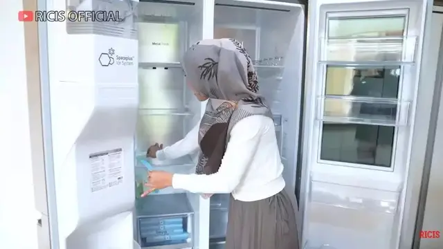 Potret dapur rumah baru Ria Ricis (Sumber: YouTube/Ricis Official)