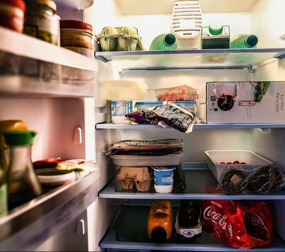 Jika kita ingin menyimpan makanan-makanan tersebut, kita harus memastikan bahwa makanan-makanan tersebut disimpan dalam suhu yang sesuai dan tidak terlalu lama.