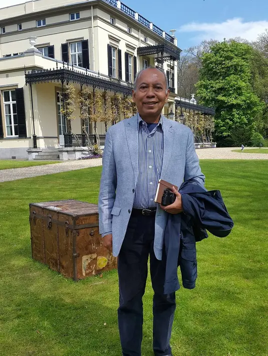 "Mendapat berita duka cita yang bikin lemes mendadak, guru dan teman kita semua Pak Bondan Haryo Winarno meninggal dunia tadi pagi jam 9.05 WIB di RS Harapan Kita Jakarta," kicau Arie Parikesit pagi ini. (Instagram/maknyusbw)