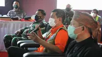 Ketua Satgas COVID-19 Doni Monardo dalam acara Rapat Koordinasi Satgas Penanganan COVID-19 di Kantor Bupati Cilacap, Jawa Tengah, Rabu (28/4/2021). (Tim Komunikasi Satgas COVID-19)