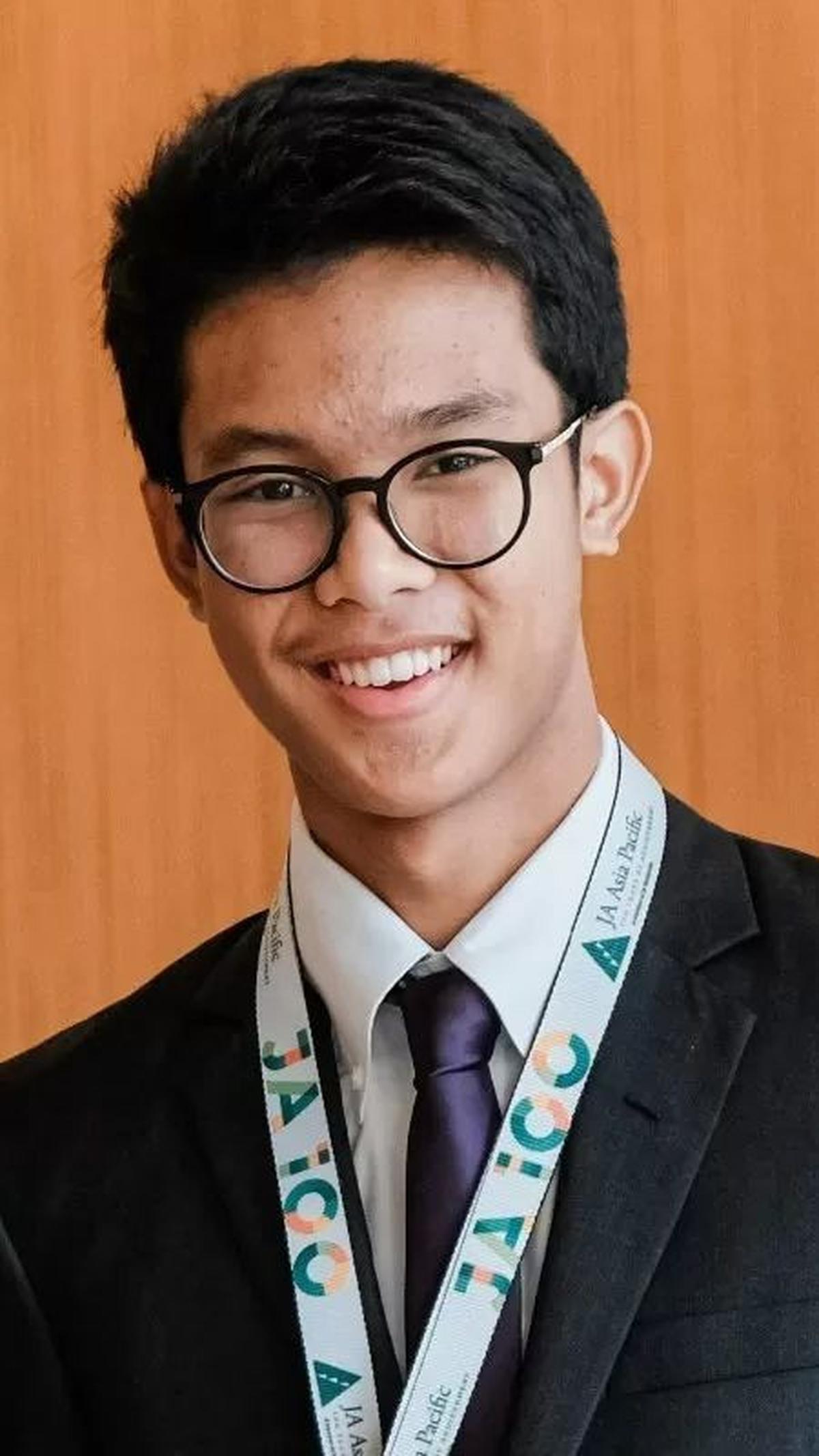 <b>Biodata Alam Ganjar&nbsp;</b>