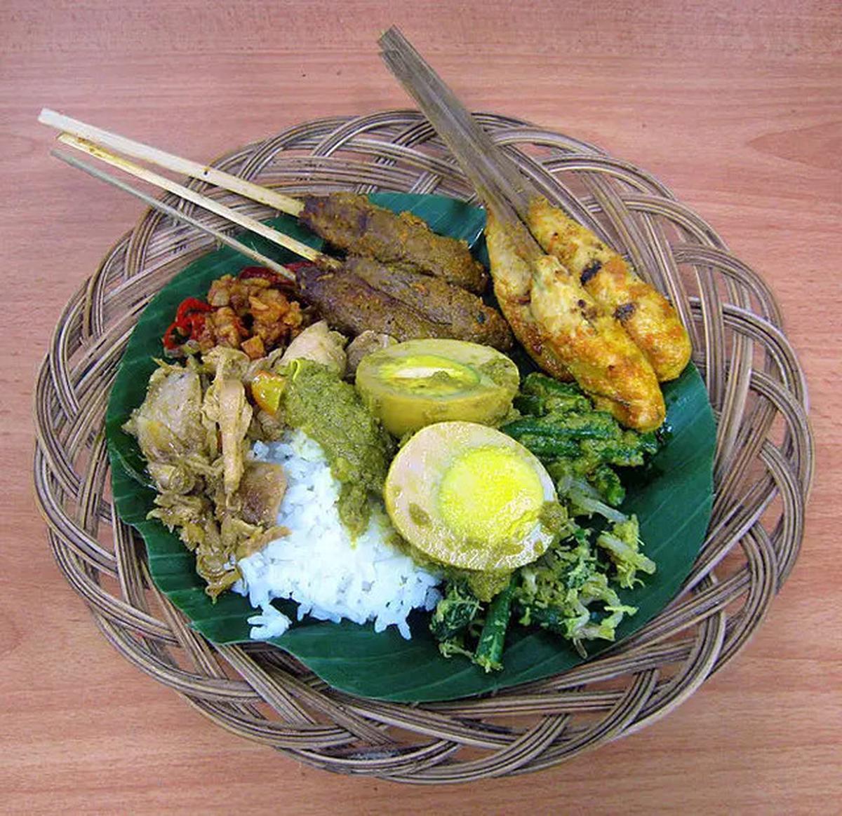 8 Rekomendasi Tempat Makan Enak di Dekat Pelabuhan Gilimanuk Bali, Populer di 2025