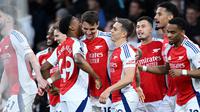 Skuad Arsenal merayakan gol yang dicetak Jakob Kiwior ke gawang Crystal Palace pada lanjutan Liga Inggris 2024/2025 di Emirates Stadium, Kamis (24/4/2025) dini hari WIB. (Dok. Twitter/@Arsenal)