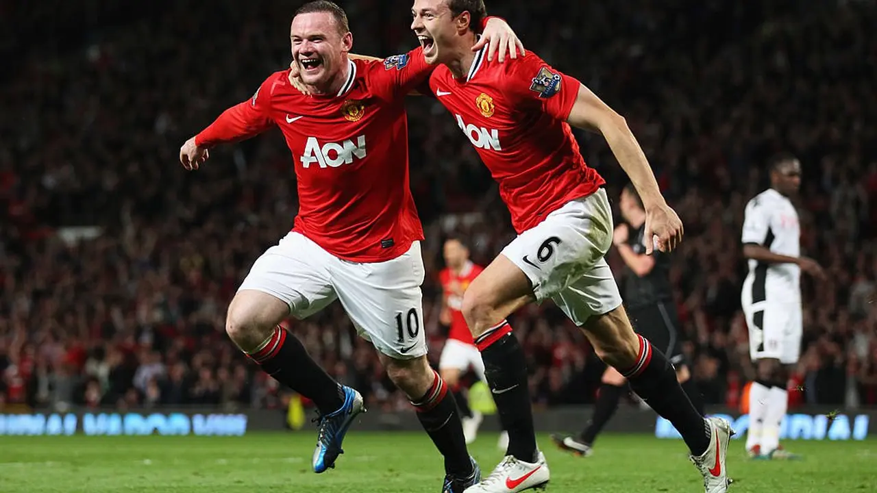 Wayne Rooney & Jonny Evans