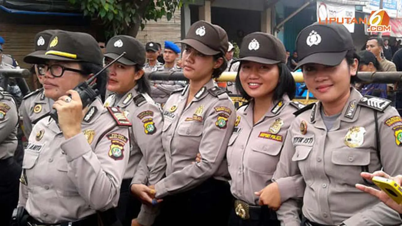 polwan130505c.jpg