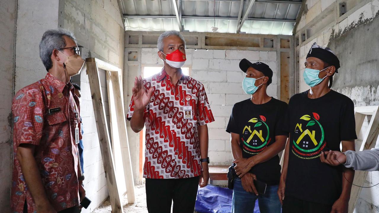 Gubernur Jawa Tengah Ganjar Pranowo mengunjungi Desa Paguyangan untuk meninjau bantuan Rumah Sederhana Sehat (Istimewa)