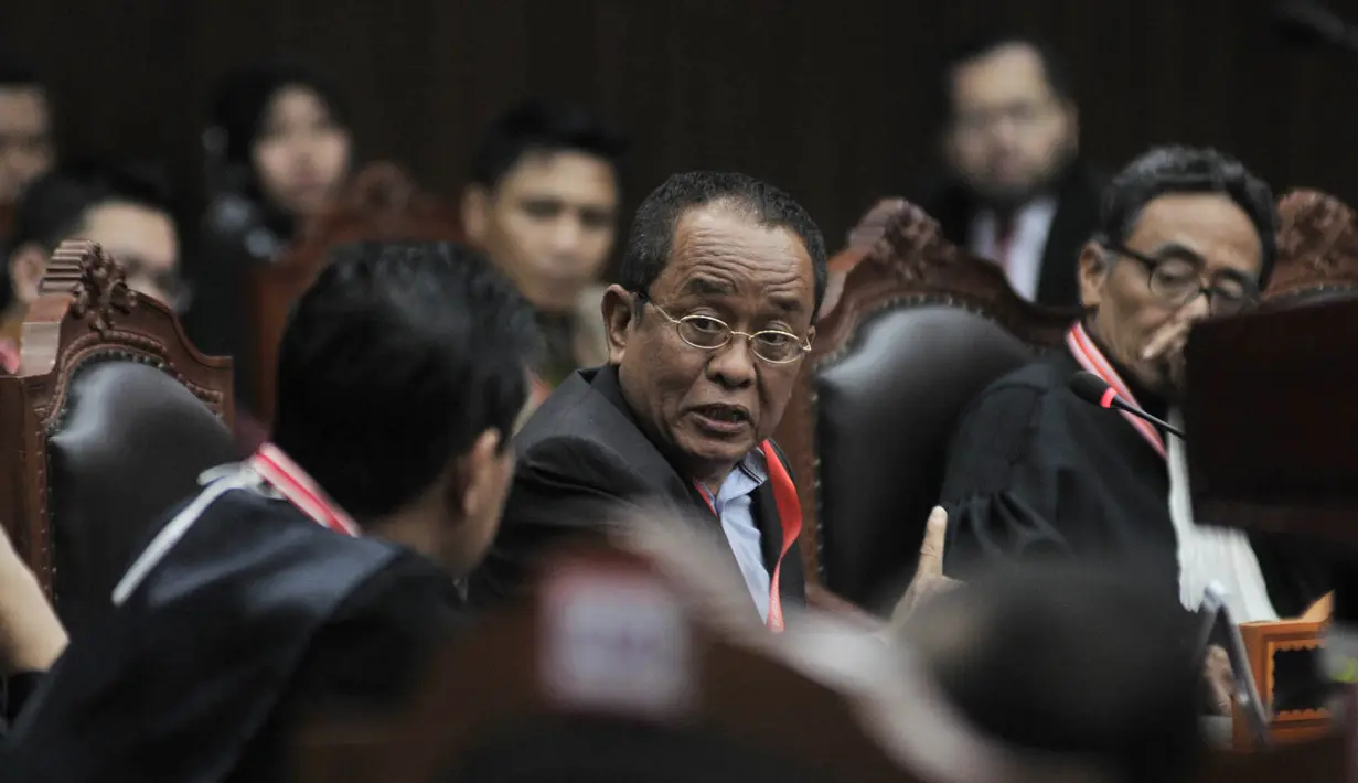 Mantan Sekretaris Kementerian BUMN Said Didu memberikan kesaksian dalam sidang lanjutan sengketa Pilpres 2019 di Mahkamah Konstitusi, Jakarta, Rabu (19/6/2019). Tidak ada banyak pertanyaan yang diajukan dari pihak termohon maupun pihak terkait kepada Said Didu. (merdeka.com/Iqbal Nugroho)
