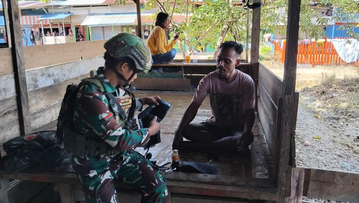 TNI Evakuasi Warga Korban Kekejaman OPM di Korowai Papua Selatan