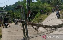 Tragedi Tower Roboh Cianjur: Bocah 11 Tahun Tewas, Dua Rumah Rusak Diterjang Angin Kencang