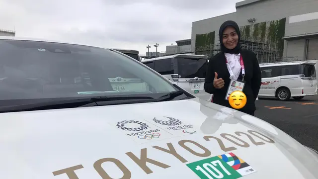 Sulistyana Arianti seorang relawan  WNI yang yang bertugas mengantar jemput tim media yang melakukan peliputan Olimpiade Tokyo. Foto KBRI Tokyo