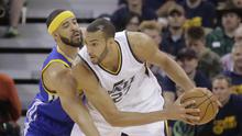 Rudy Gobert  saat melawan Golden State Warriors pada babak Semifinal NBA, Senin (8/5/2017) (AP Photo/Rick Bowmer)