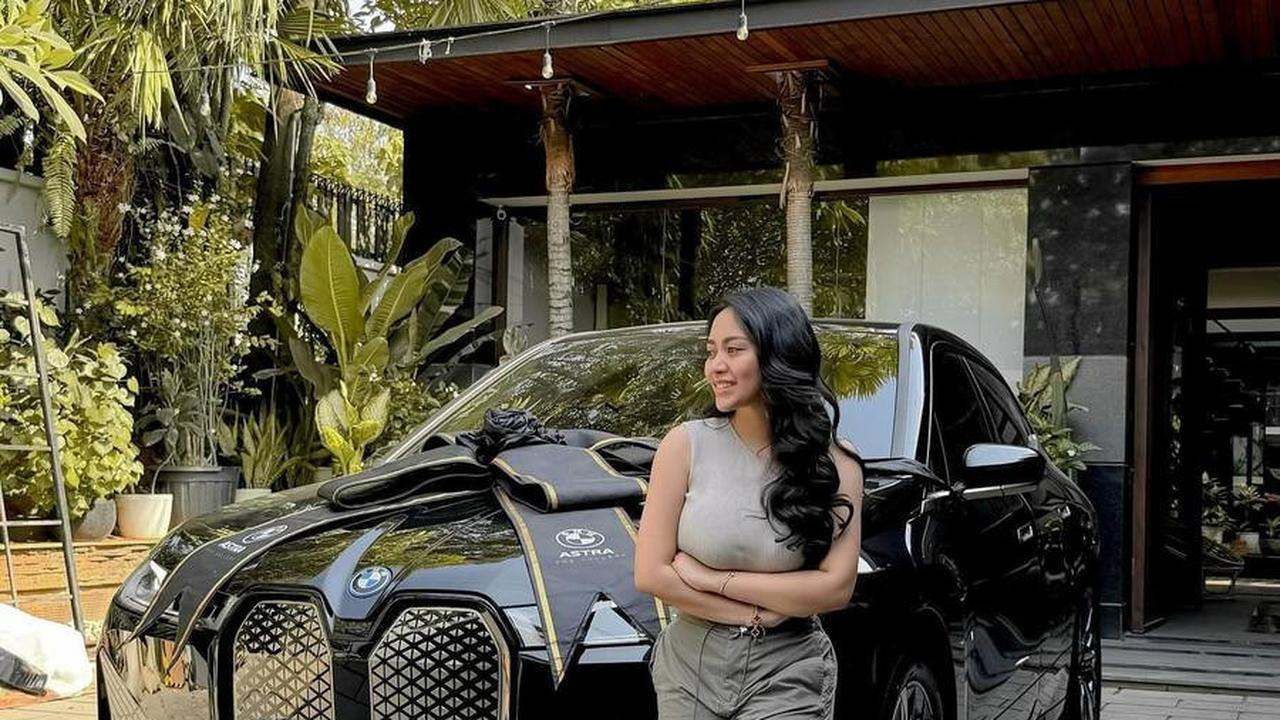 Mencapai Rp24 Miliar, 7 Foto Rachel Vennya Pamer Mobil Baru Kado Ulang Tahun-nya